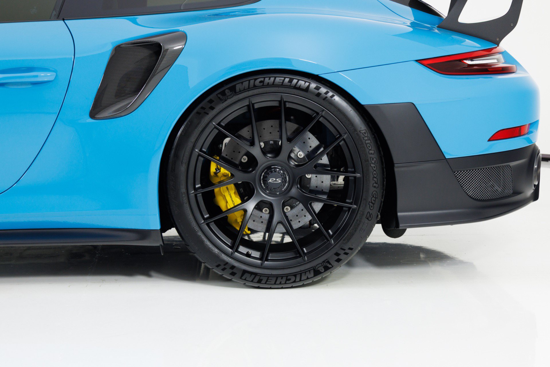 Used 2018 Porsche 911 GT2 RS RWD image 11
