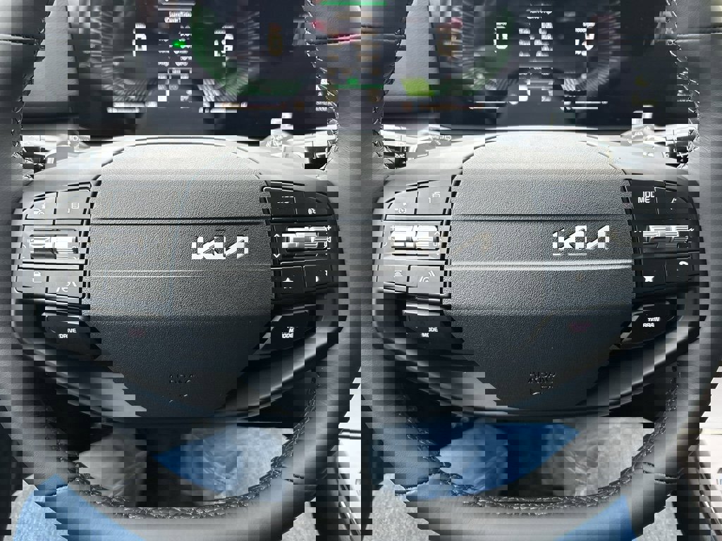 New 2026 Kia Sportage EX image 24