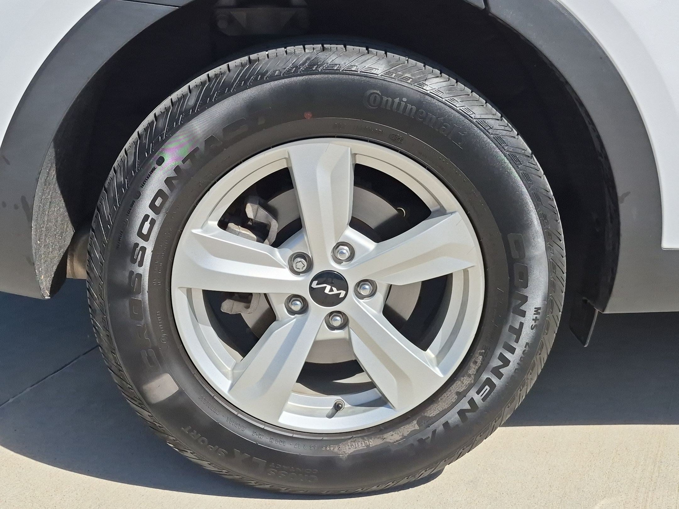 Certified 2023 Kia Sorento LX FWD image 12