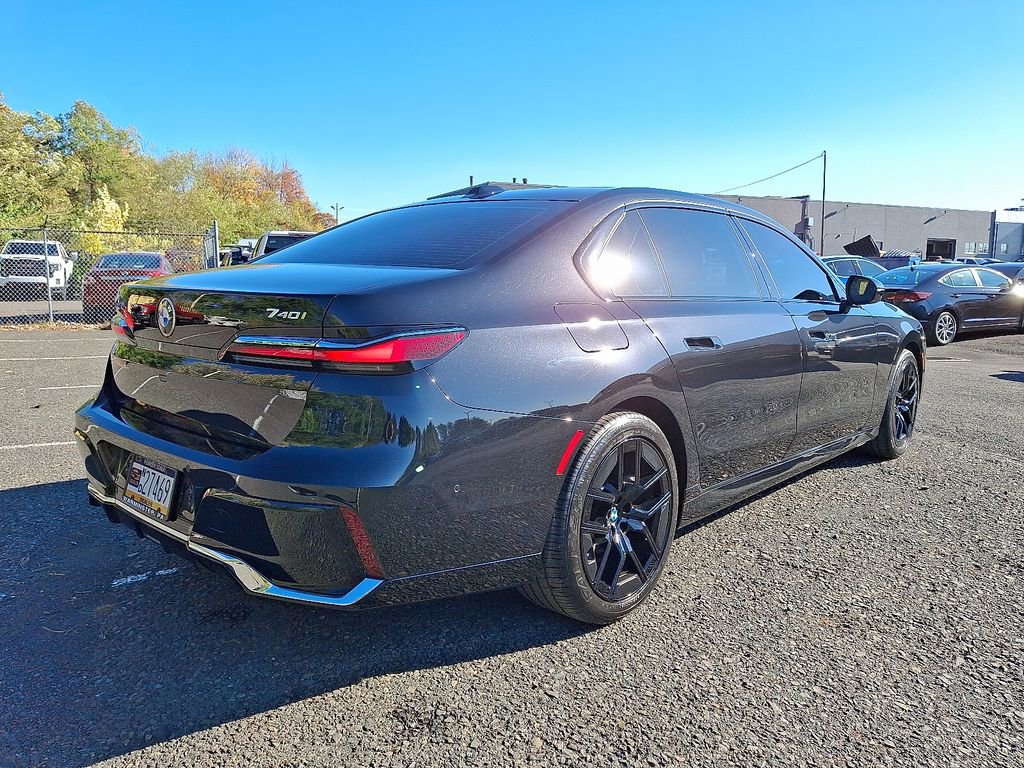 Used 2025 BMW 740i xDrive image 6