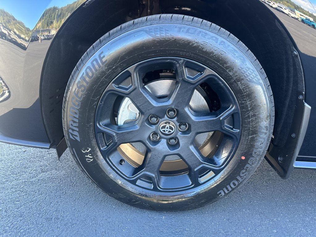 New 2026 Toyota Sienna XLE Woodland Edition AWD/4WD image 12