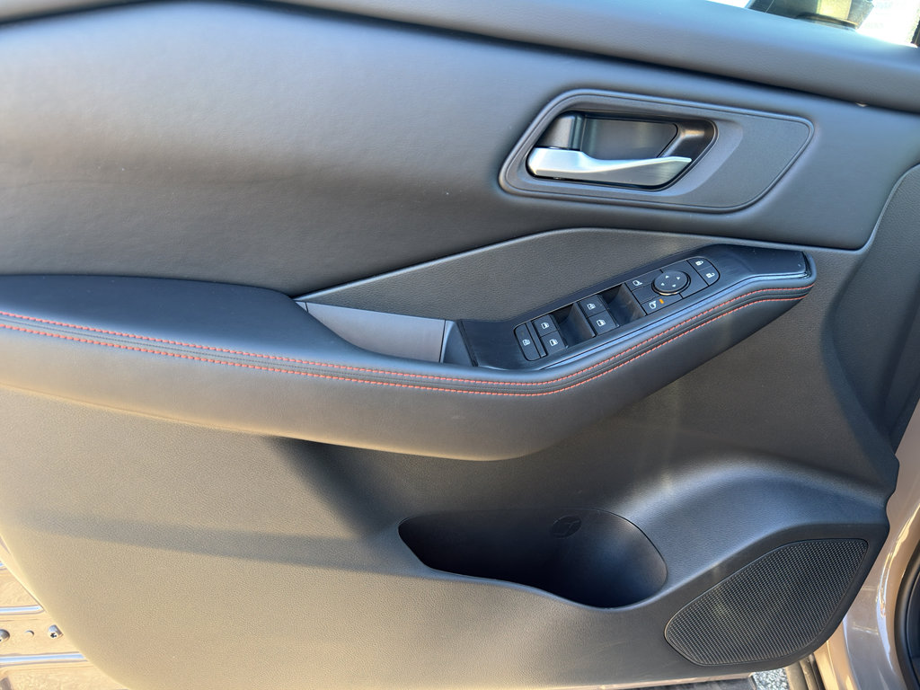 Certified 2025 Nissan Rogue SV image 13