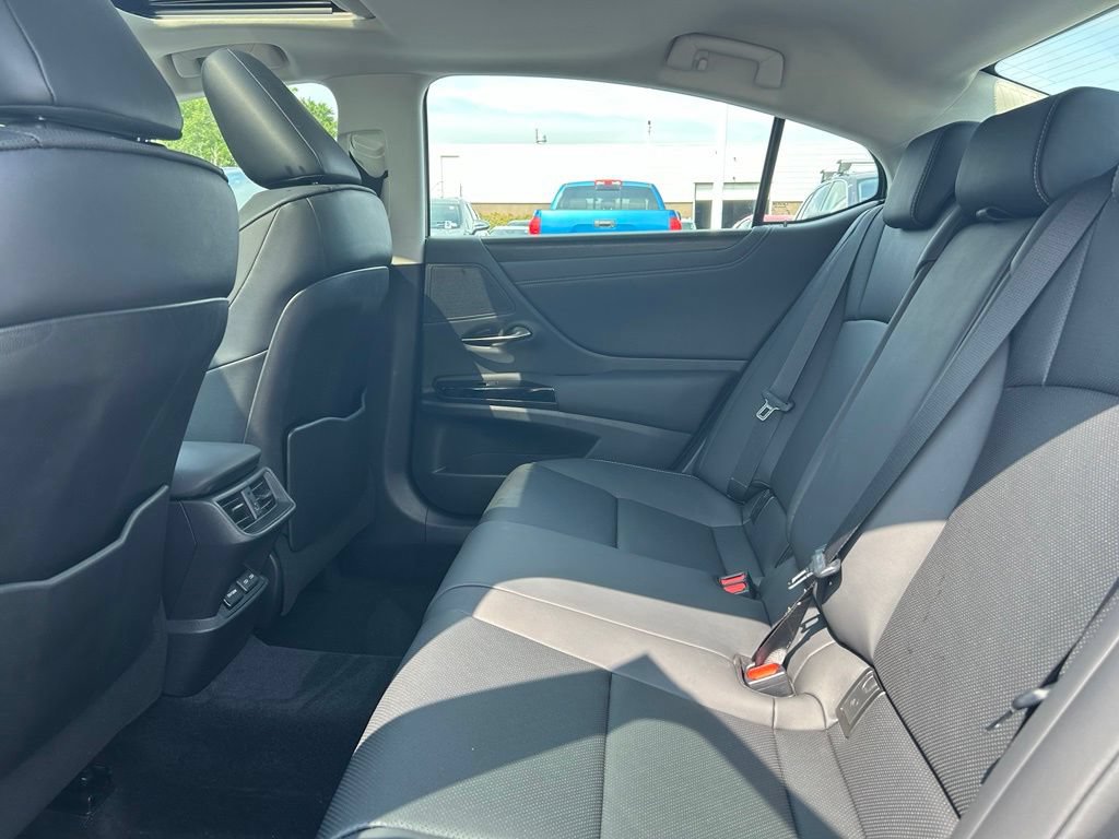Used 2024 Lexus ES 350 w/ Premium Package FWD image 15