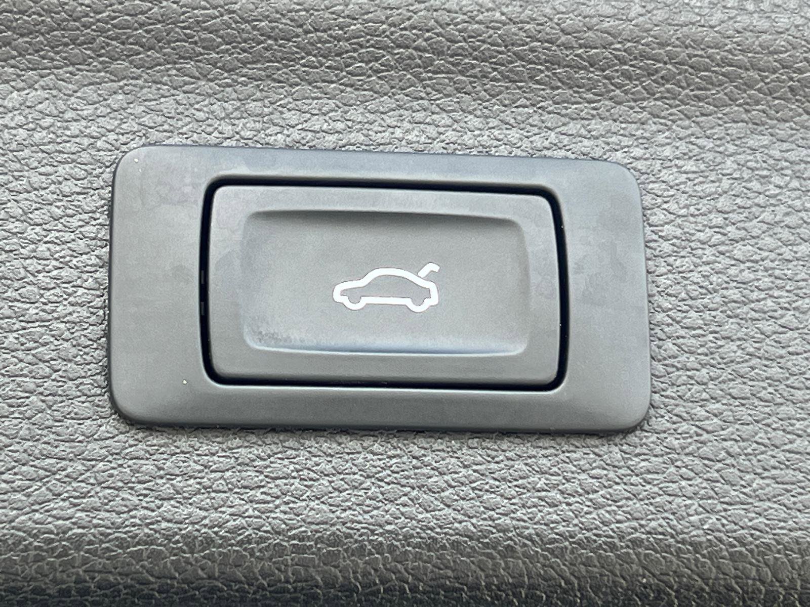 Certified 2022 Audi Q3 2.0T Premium Plus w/ Premium Plus Package image 19