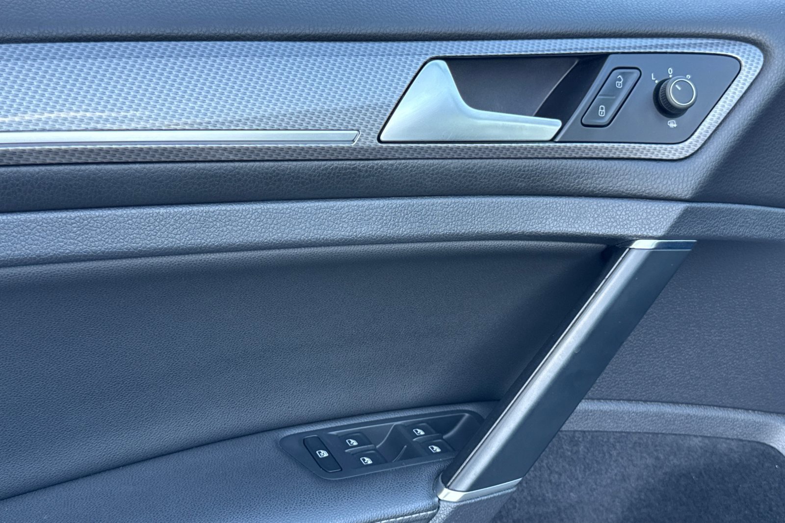 Used 2019 Volkswagen Golf Alltrack S image 11