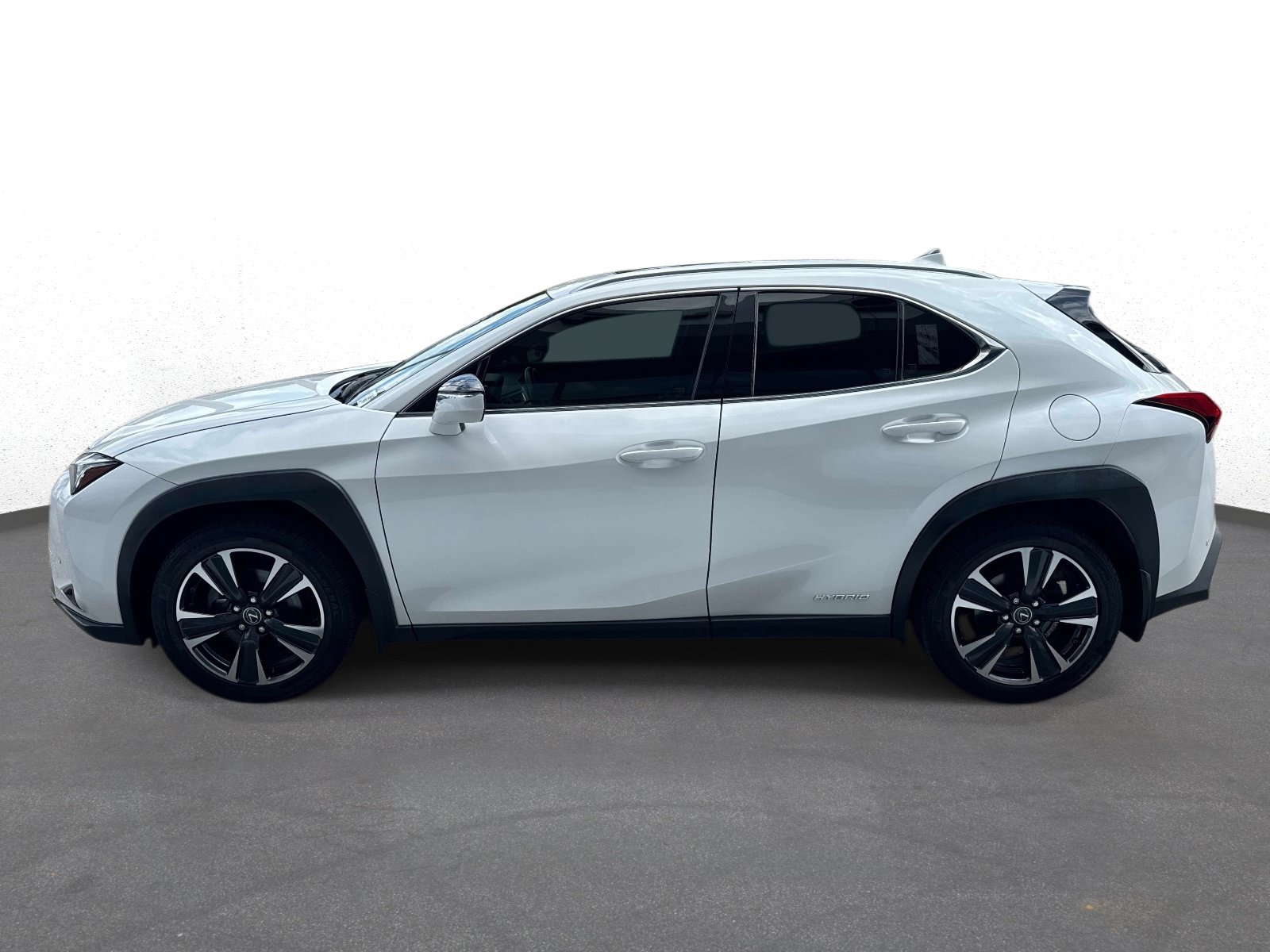 Used 2022 Lexus UX 250h w/ Accessory Package (Z2) AWD/4WD image 6