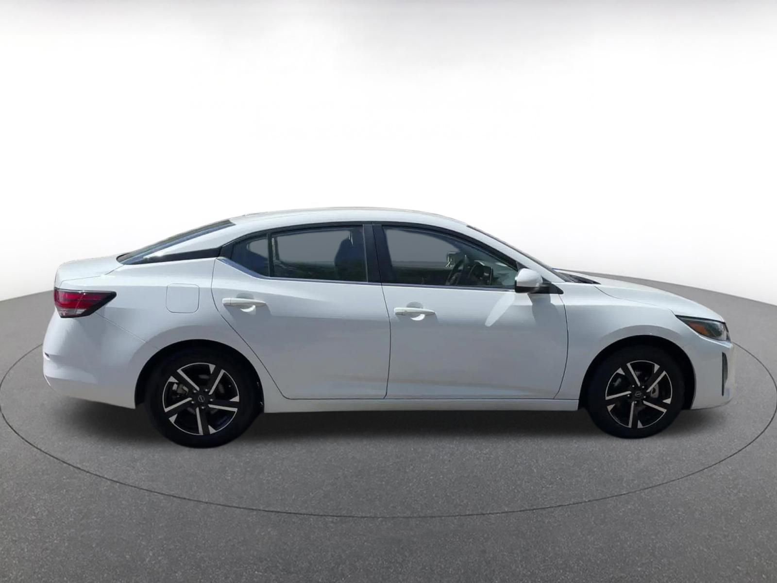 Used 2025 Nissan Sentra SV image 16