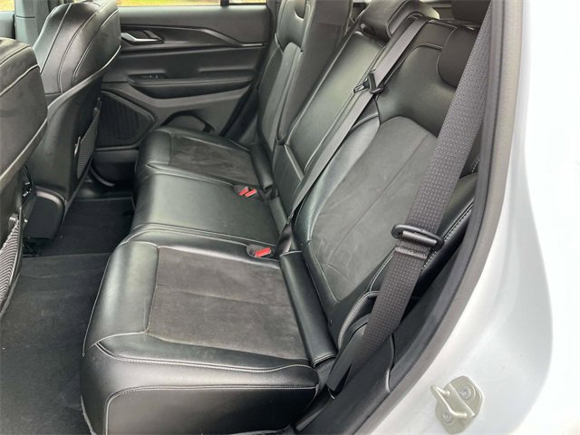 Used 2024 Jeep Grand Cherokee Altitude image 17