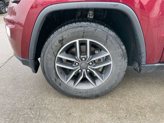 Used 2019 Jeep Grand Cherokee Limited AWD/4WD image 29