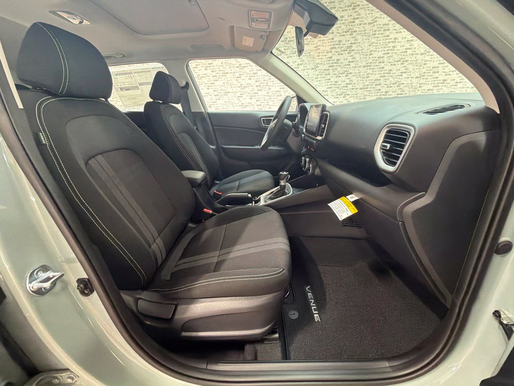 New 2026 Hyundai Venue SEL FWD image 11