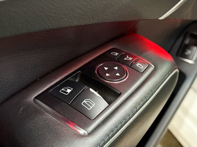 Used 2013 Mercedes-Benz SL 550 w/ Premium Pkg image 19