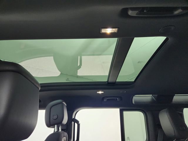 Certified 2022 Land Rover Defender 110 X image 18