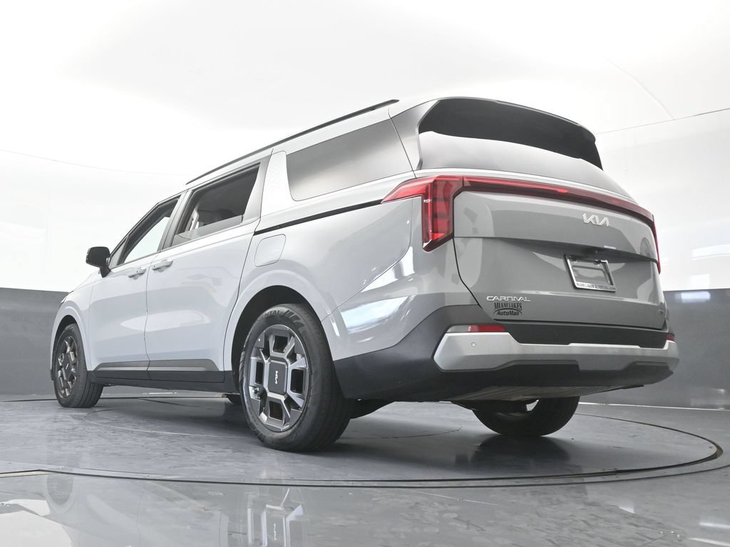 Used 2025 Kia Carnival EX FWD image 63