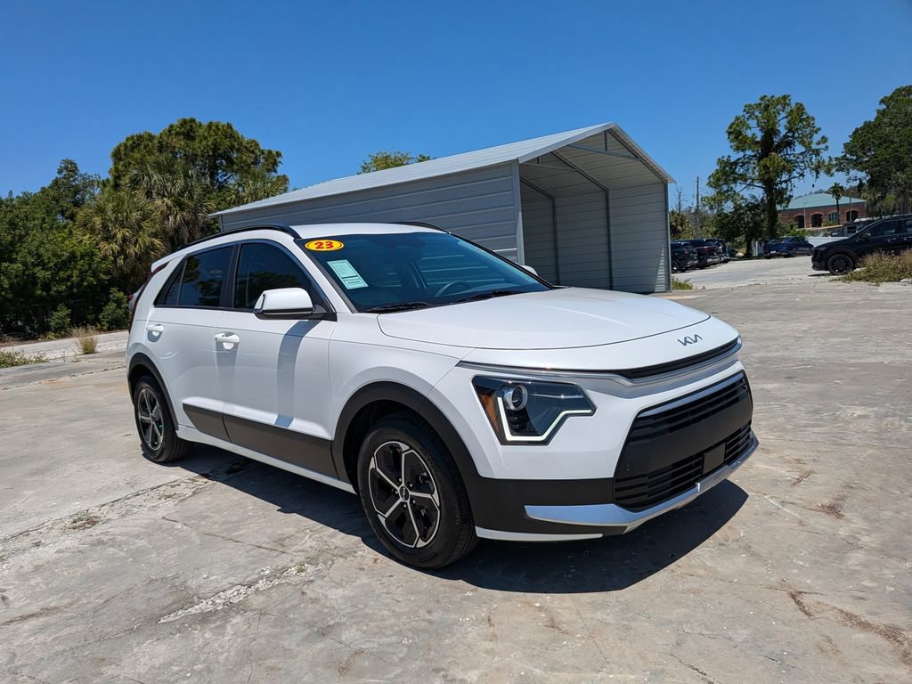 Certified 2023 Kia Niro EX FWD image 2