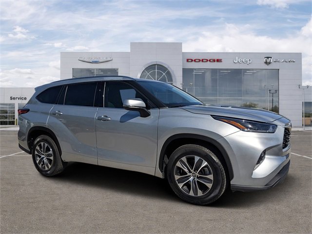 Used 2021 Toyota Highlander XLE