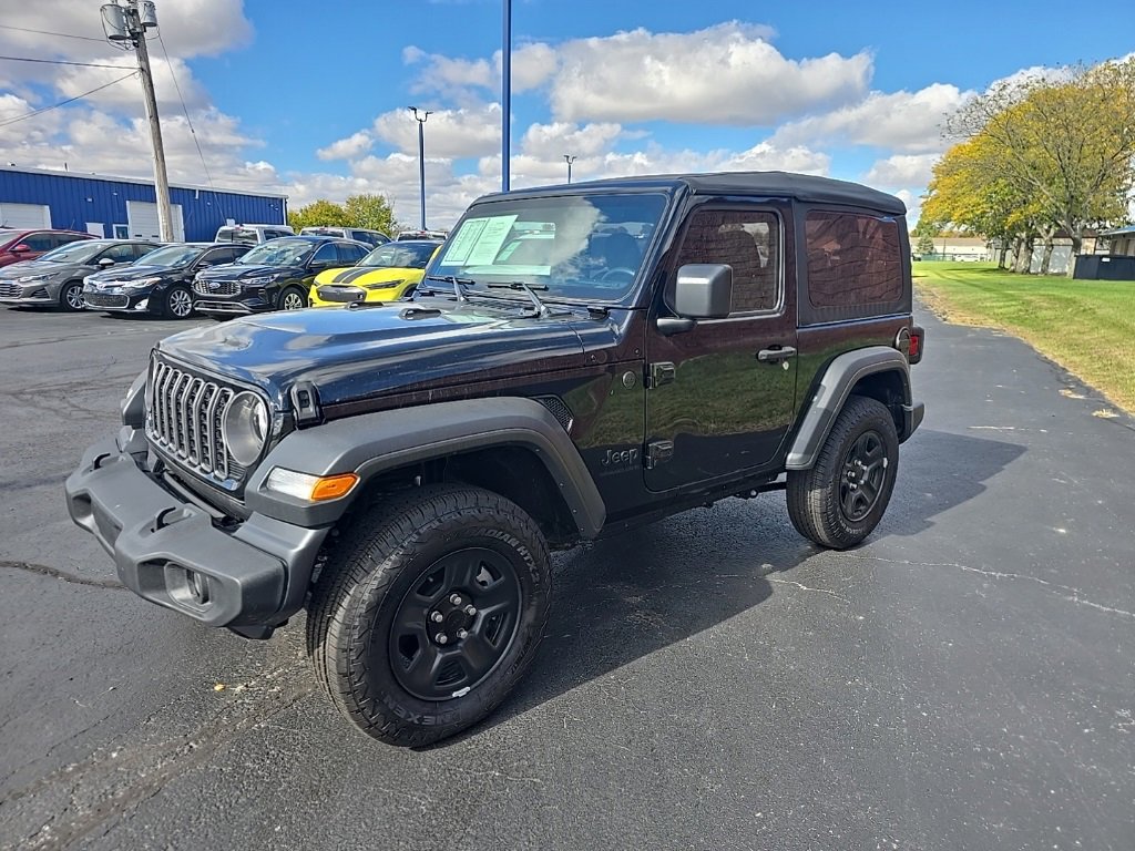 Used 2025 Jeep Wrangler Sport image 5