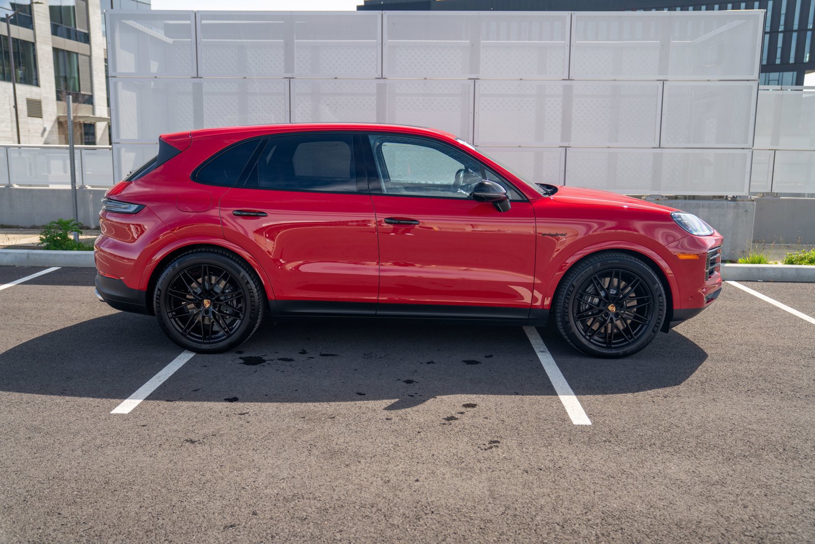 Certified 2025 Porsche Cayenne E-Hybrid image 8