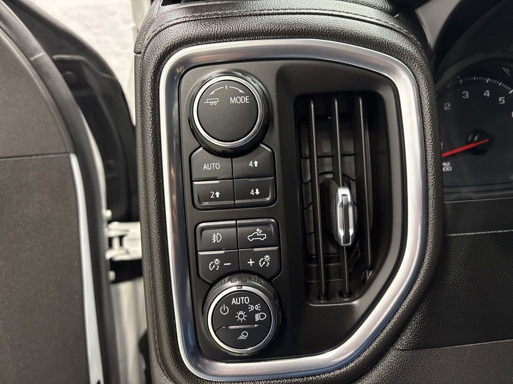 Used 2020 Chevrolet Silverado 1500 LTZ image 27