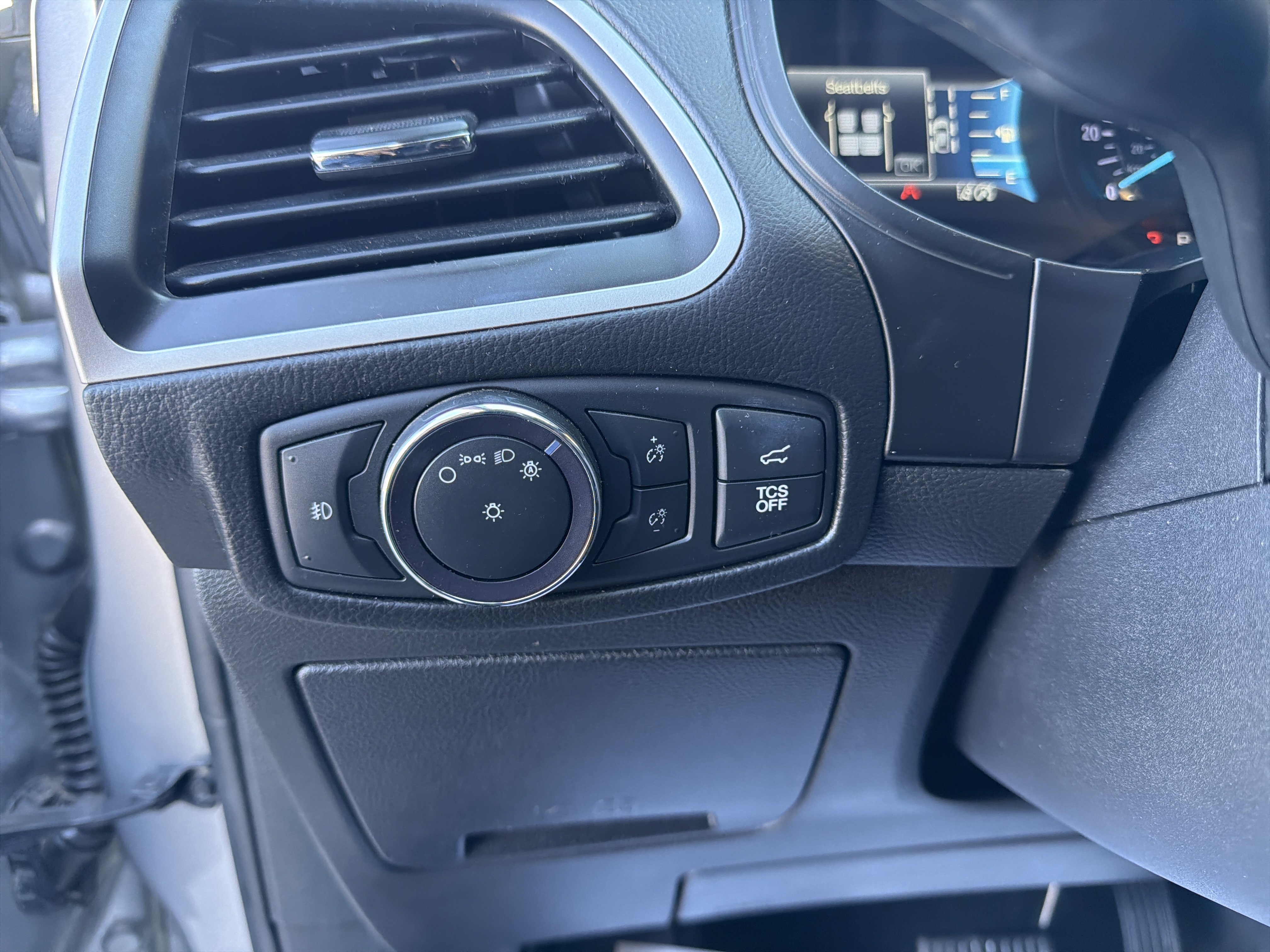 Used 2022 Ford Edge SEL w/ Convenience Package AWD/4WD image 15