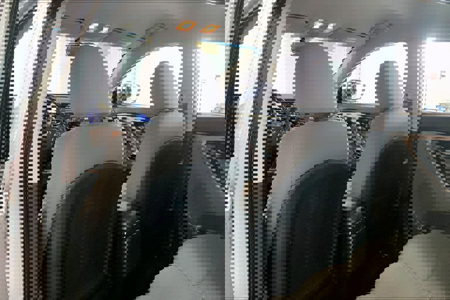 Used 2016 Hyundai Elantra SE image 11