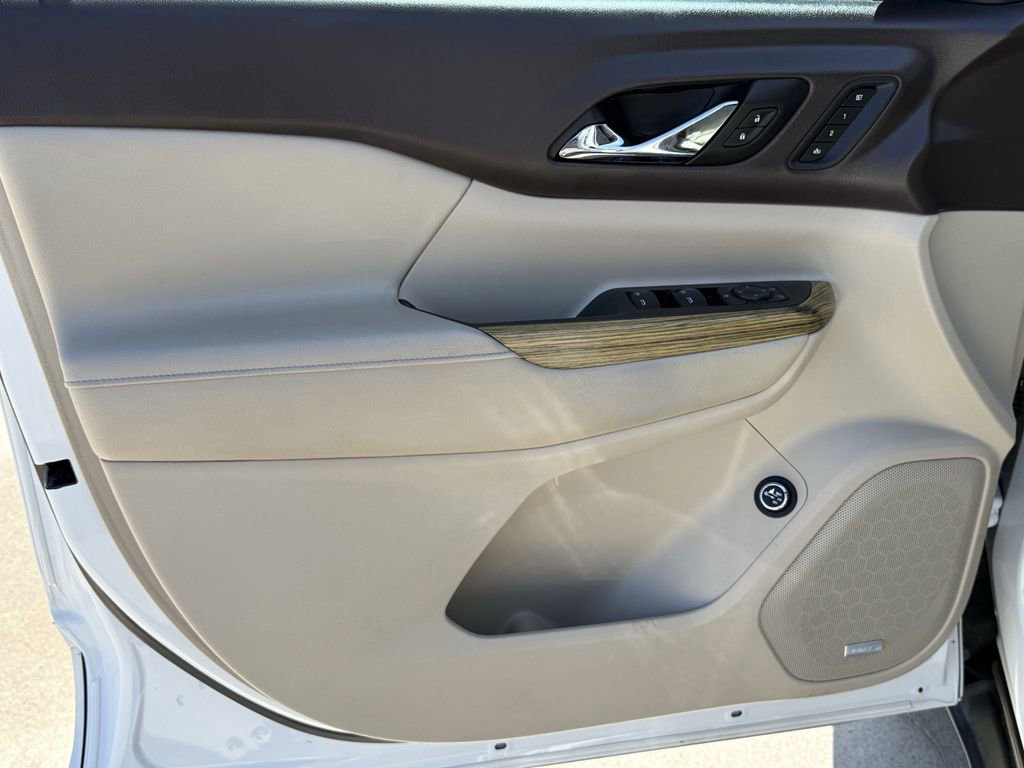 Used 2018 GMC Acadia Denali w/ Technology Package image 10