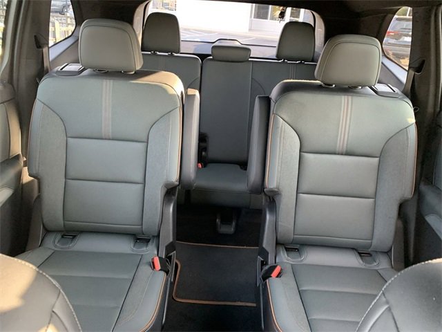 Used 2024 GMC Acadia AT4 w/ Luxury Package image 30