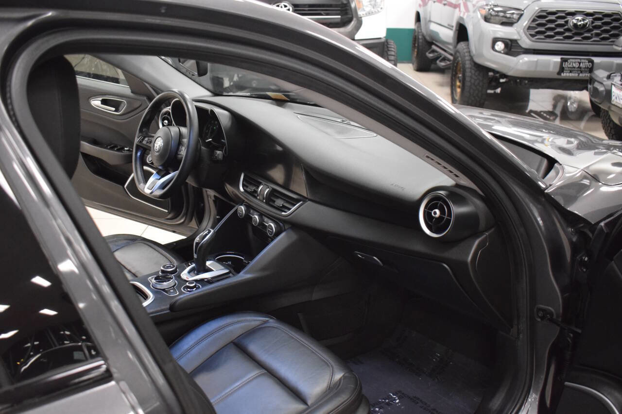Used 2021 Alfa Romeo Giulia Sprint w/ Nero Edizione image 31
