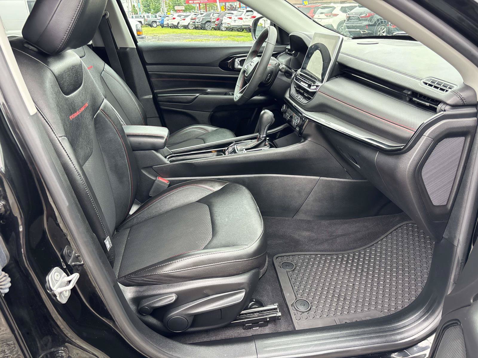 Used 2022 Jeep Compass Trailhawk AWD/4WD image 16