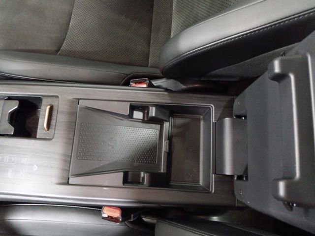 Used 2024 Nissan Ariya AWD image 16