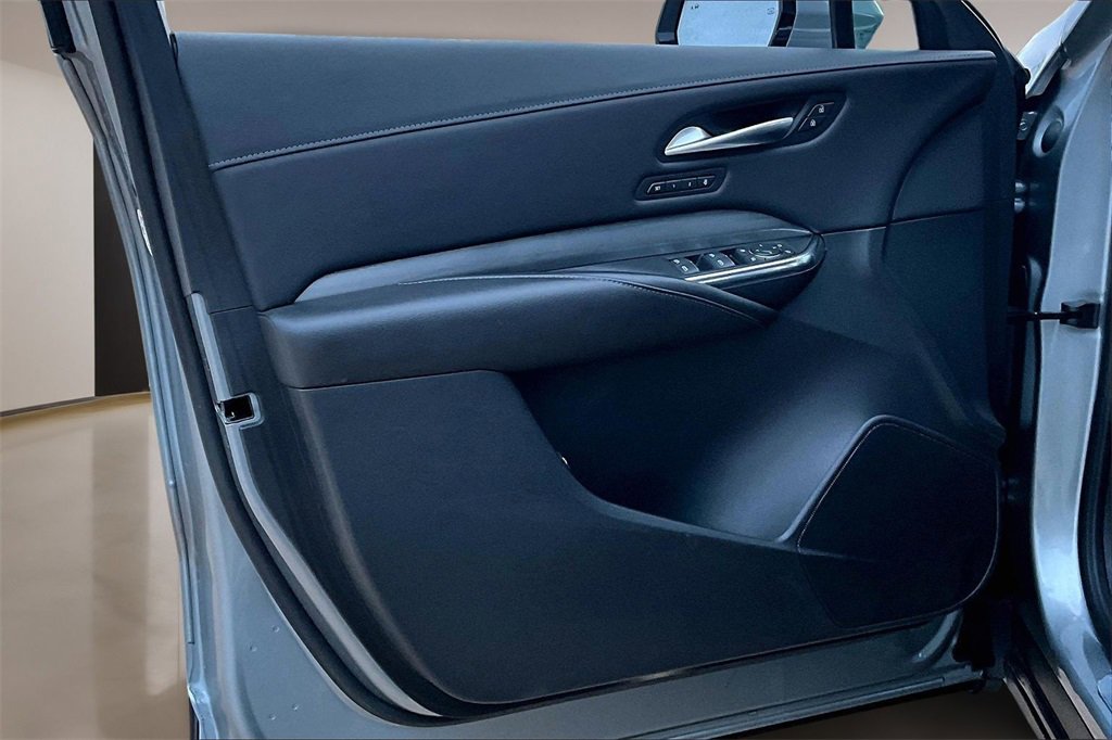 Used 2024 Cadillac XT4 Premium Luxury image 17