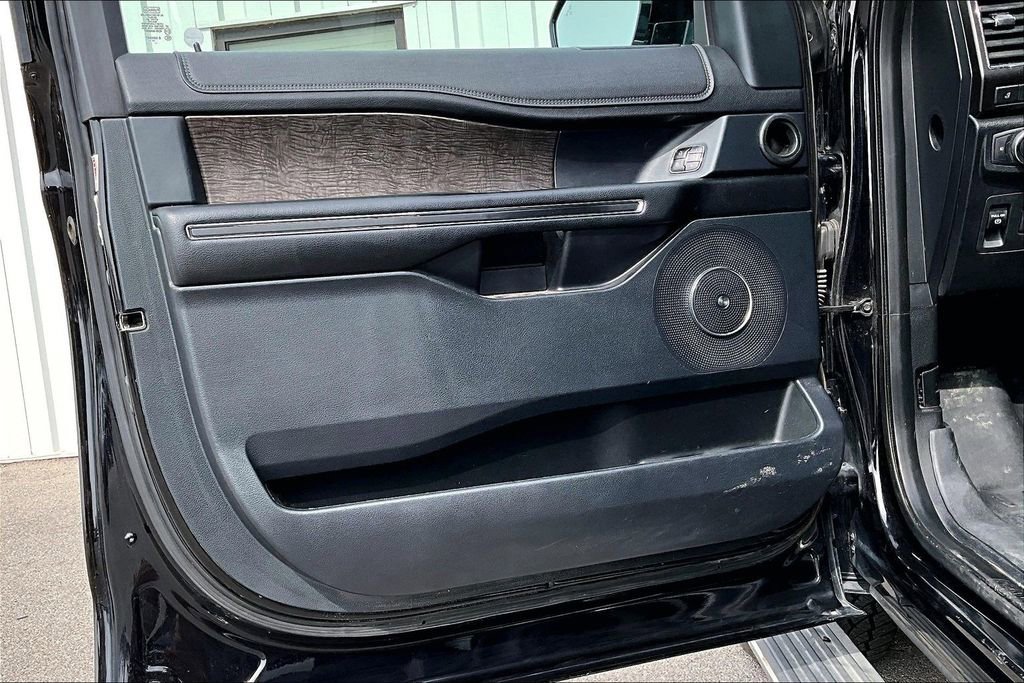 Used 2019 Ford Expedition Max Limited image 20