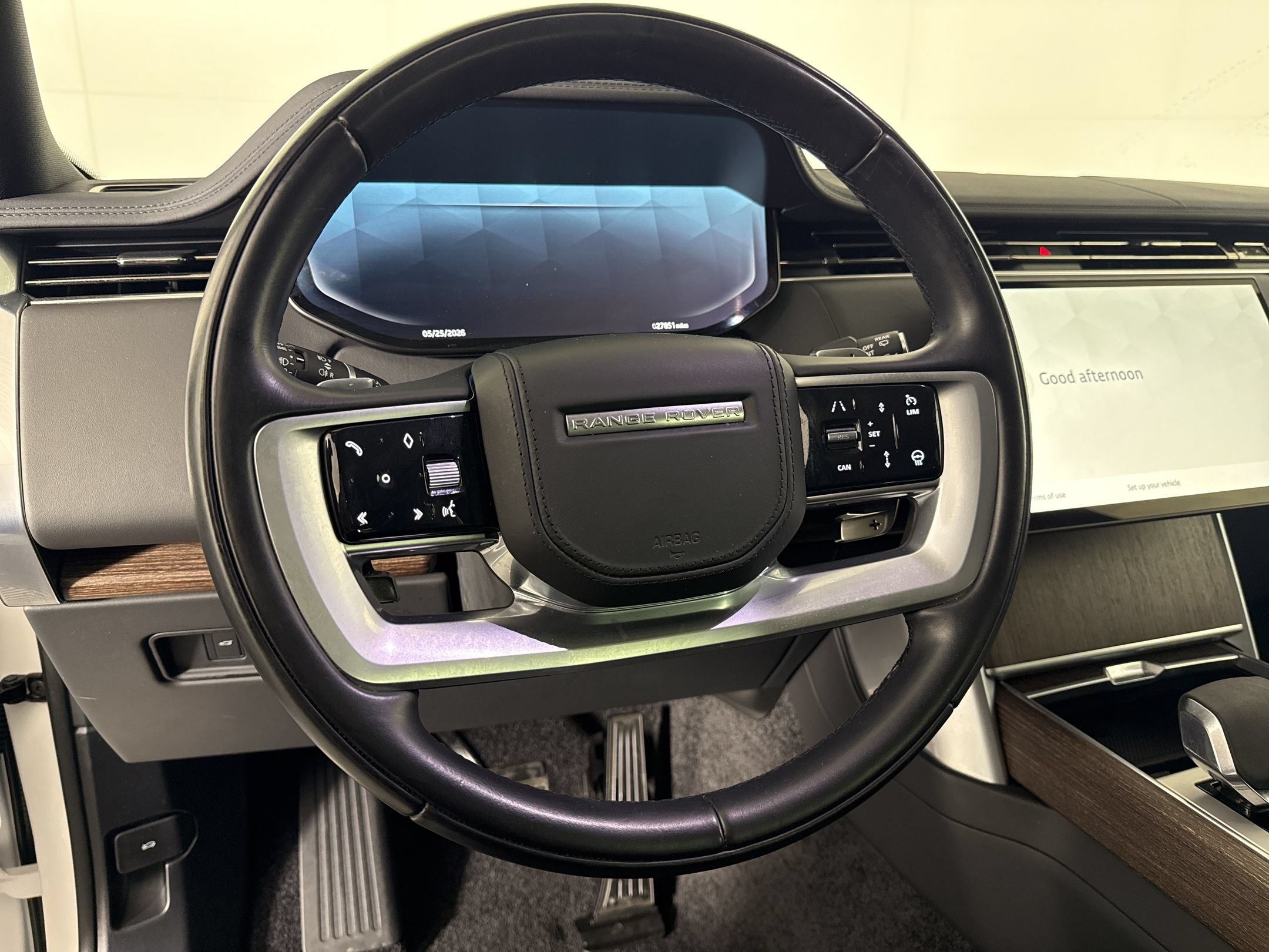 Used 2024 Land Rover Range Rover Long Wheelbase SE AWD/4WD image 16