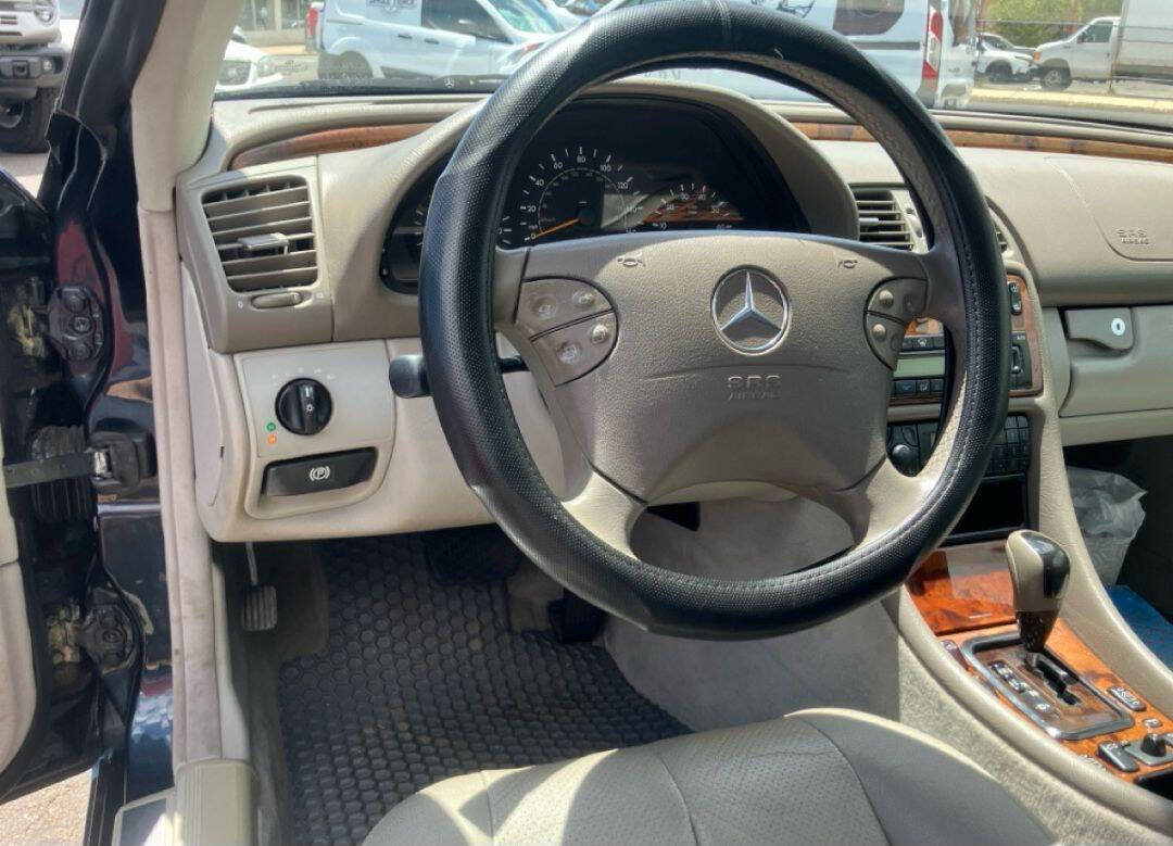 Used 2002 Mercedes-Benz CLK 320 Cabriolet image 12