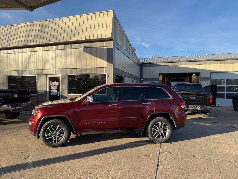 Used 2020 Jeep Grand Cherokee Limited image 1