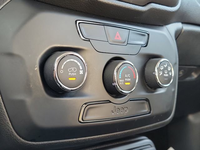 Used 2019 Jeep Renegade Sport image 22