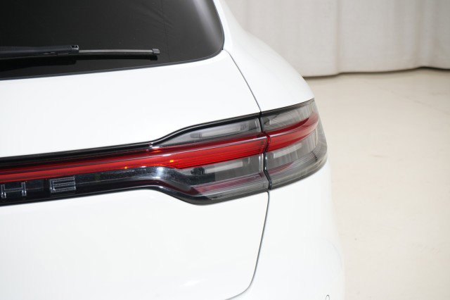 Used 2020 Porsche Macan image 21