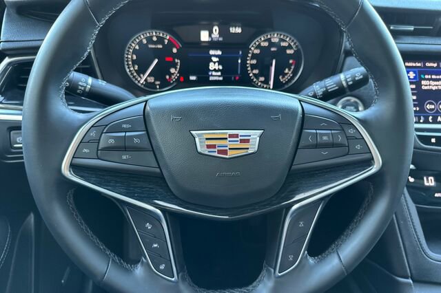 Used 2025 Cadillac XT5 Premium Luxury image 23