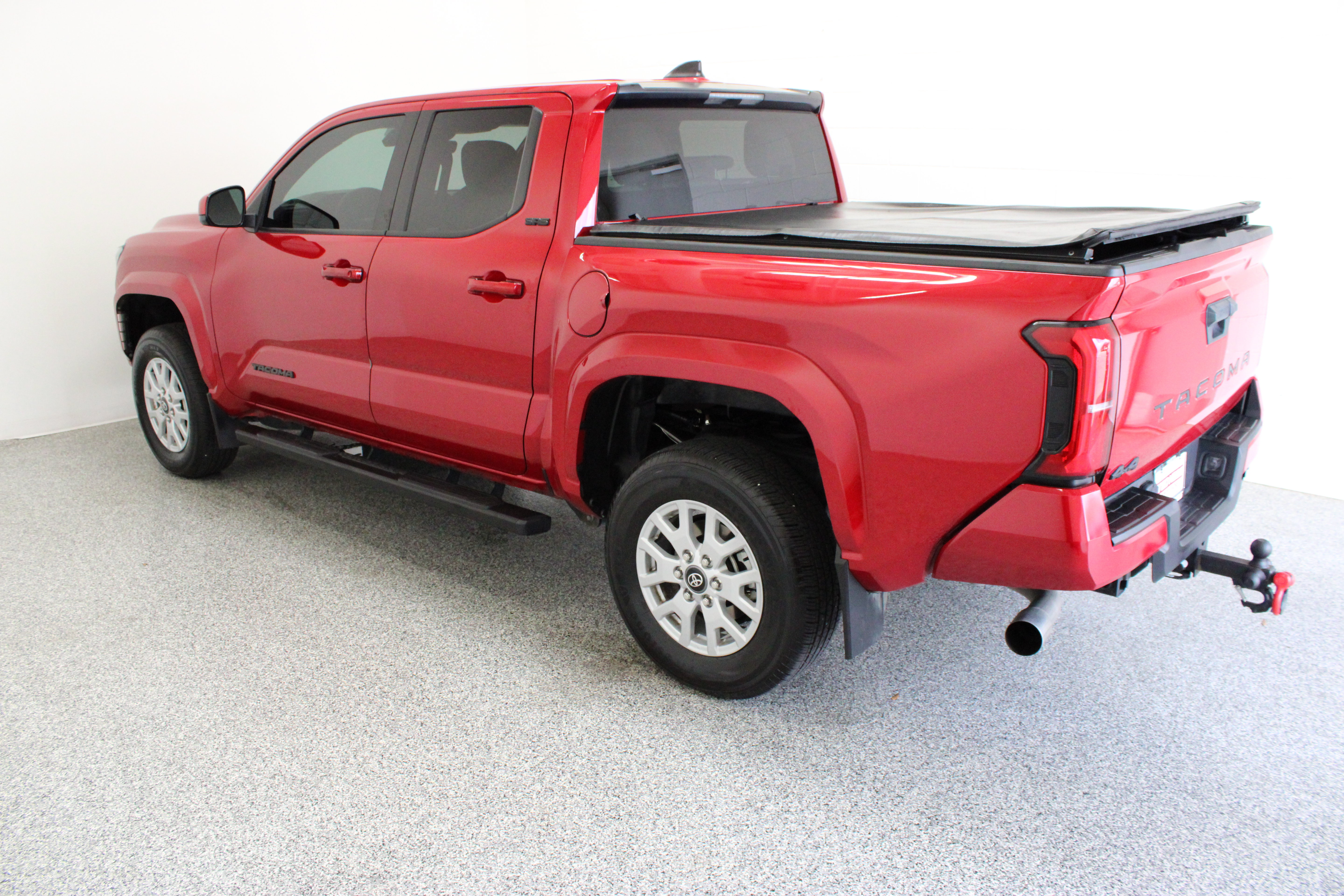 Used 2024 Toyota Tacoma SR5 AWD/4WD image 9
