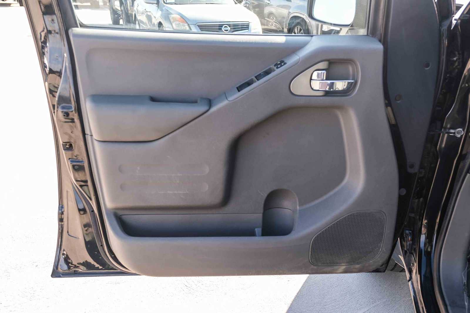 Used 2018 Nissan Frontier SV w/ Value Truck Package RWD image 23