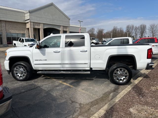 Used 2016 GMC Sierra 2500 Denali w/ Duramax Plus Package image 2