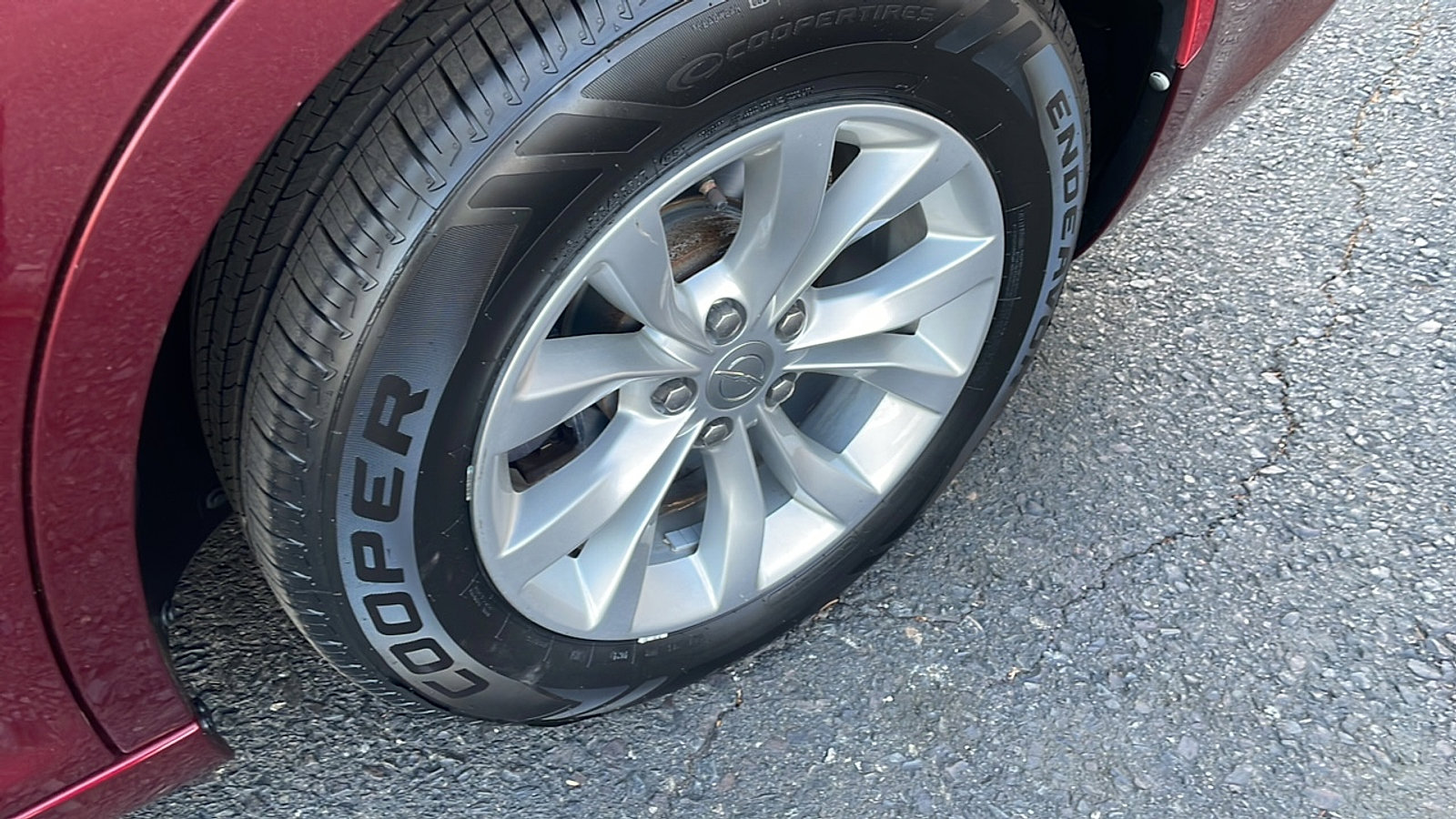 Used 2018 Chrysler 300 Touring image 24