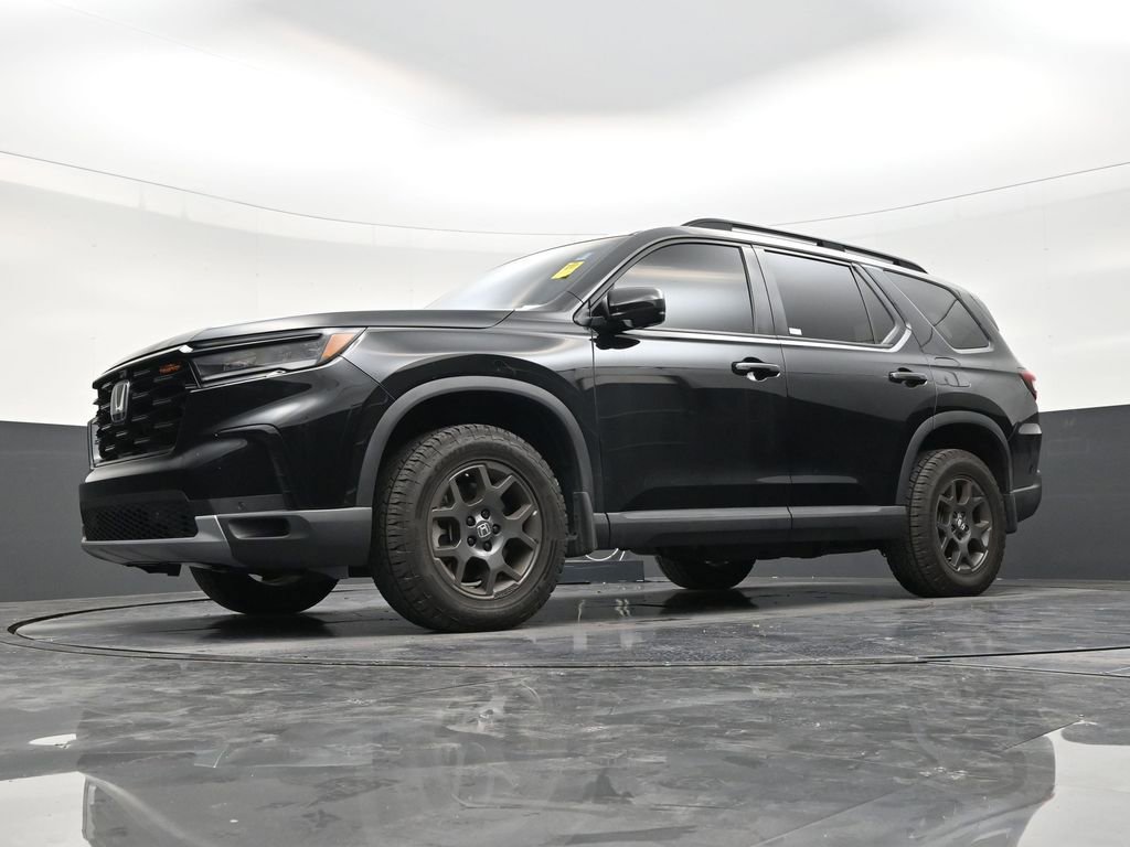 Used 2025 Honda Pilot TrailSport image 20