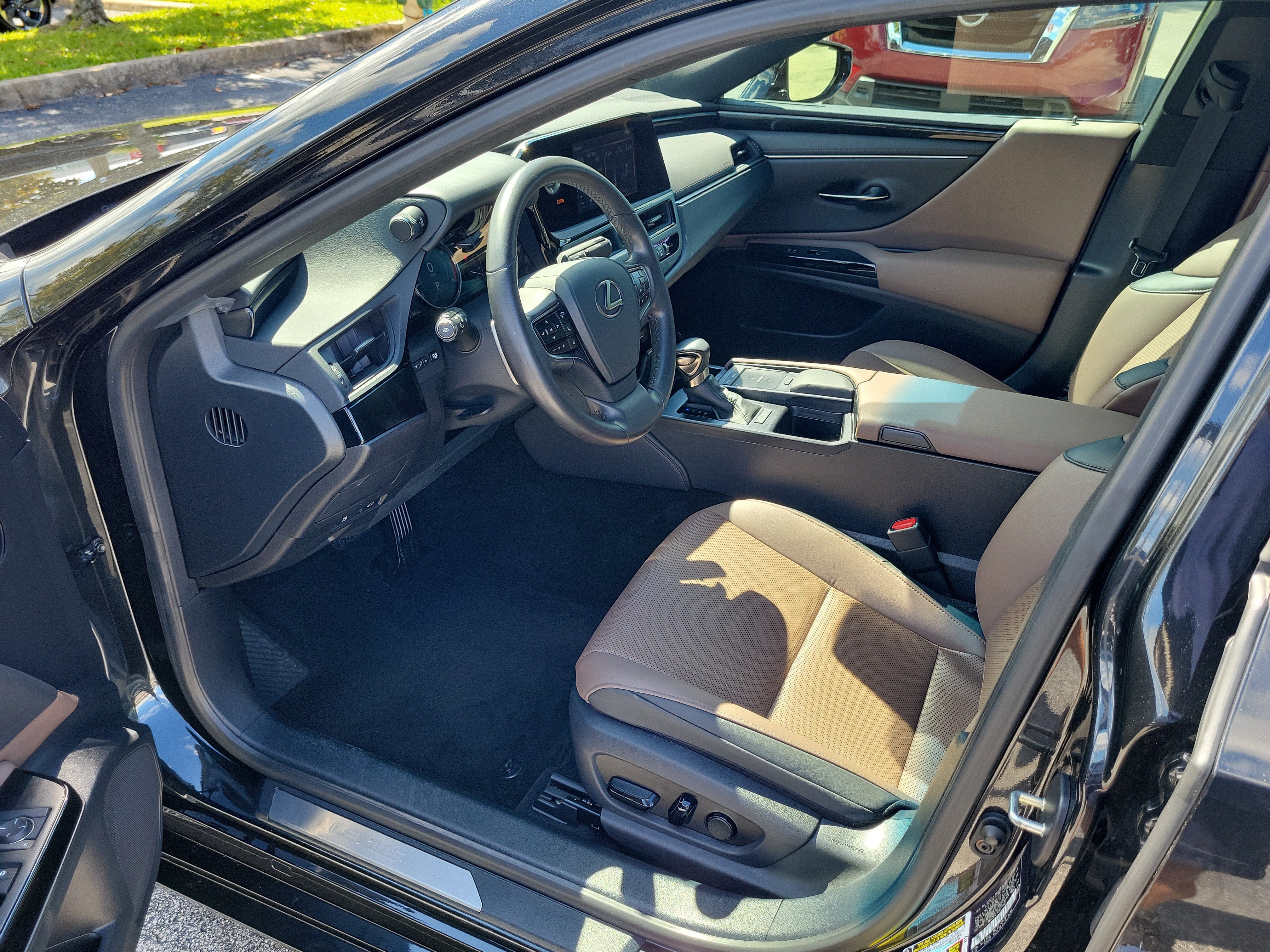 Used 2022 Lexus ES 350 w/ Accessory Package FWD image 12