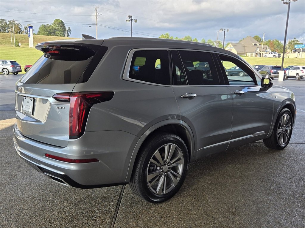 Used 2025 Cadillac XT6 Premium Luxury image 6