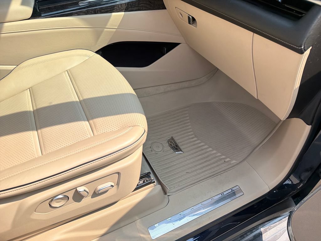 Certified 2023 Cadillac Escalade Premium Luxury AWD/4WD image 45