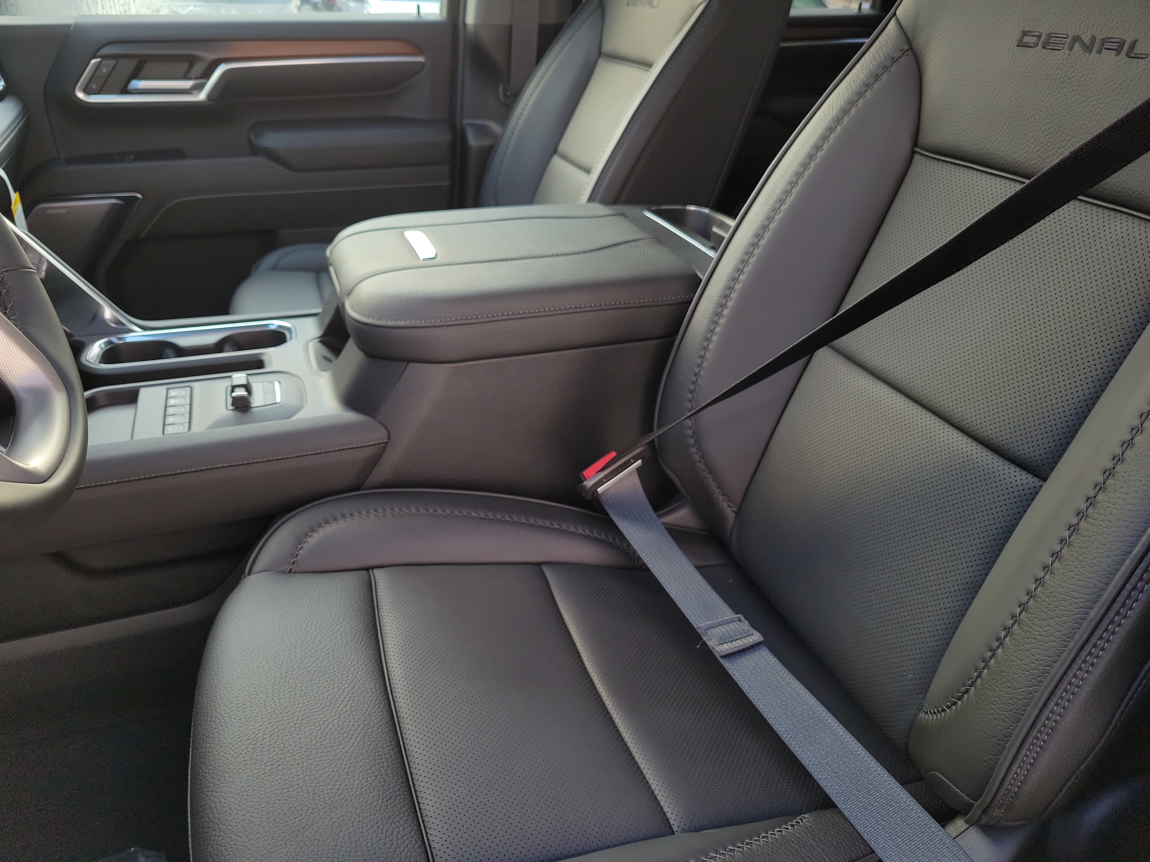 New 2026 GMC Sierra 3500 Denali w/ Denali Reserve Package AWD/4WD image 23