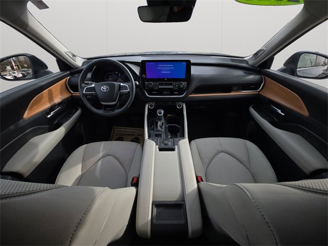 Certified 2025 Toyota Grand Highlander AWD image 18