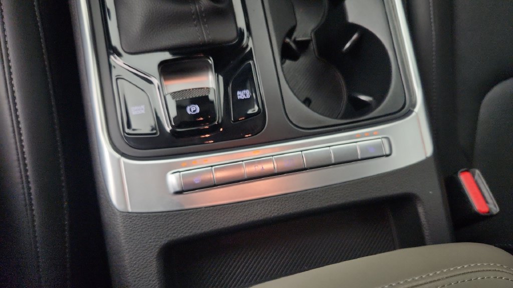 Used 2026 Kia Carnival EX FWD image 21