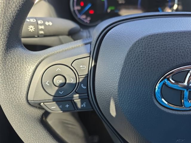 Used 2025 Toyota RAV4 LE image 17