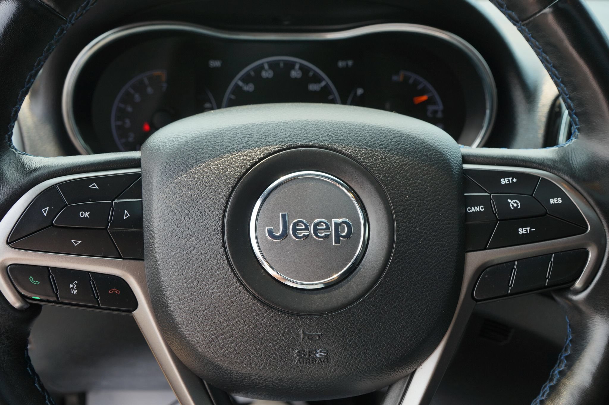 Used 2019 Jeep Grand Cherokee Laredo AWD/4WD image 26